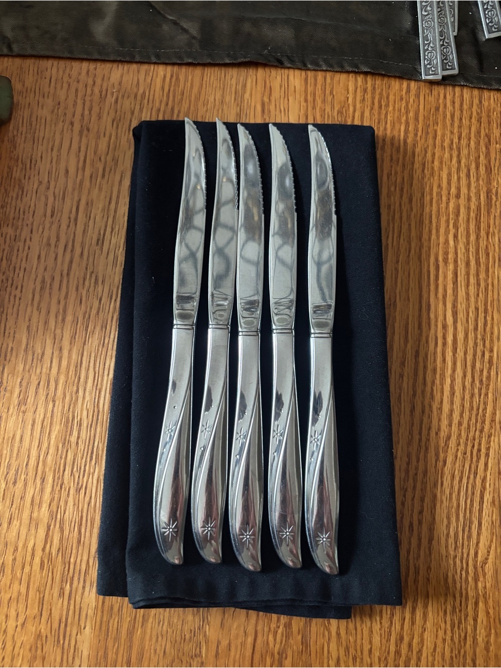 Mid Century Modern Oneida Community Stainless Twin Star Dinner Knives - Set of 5